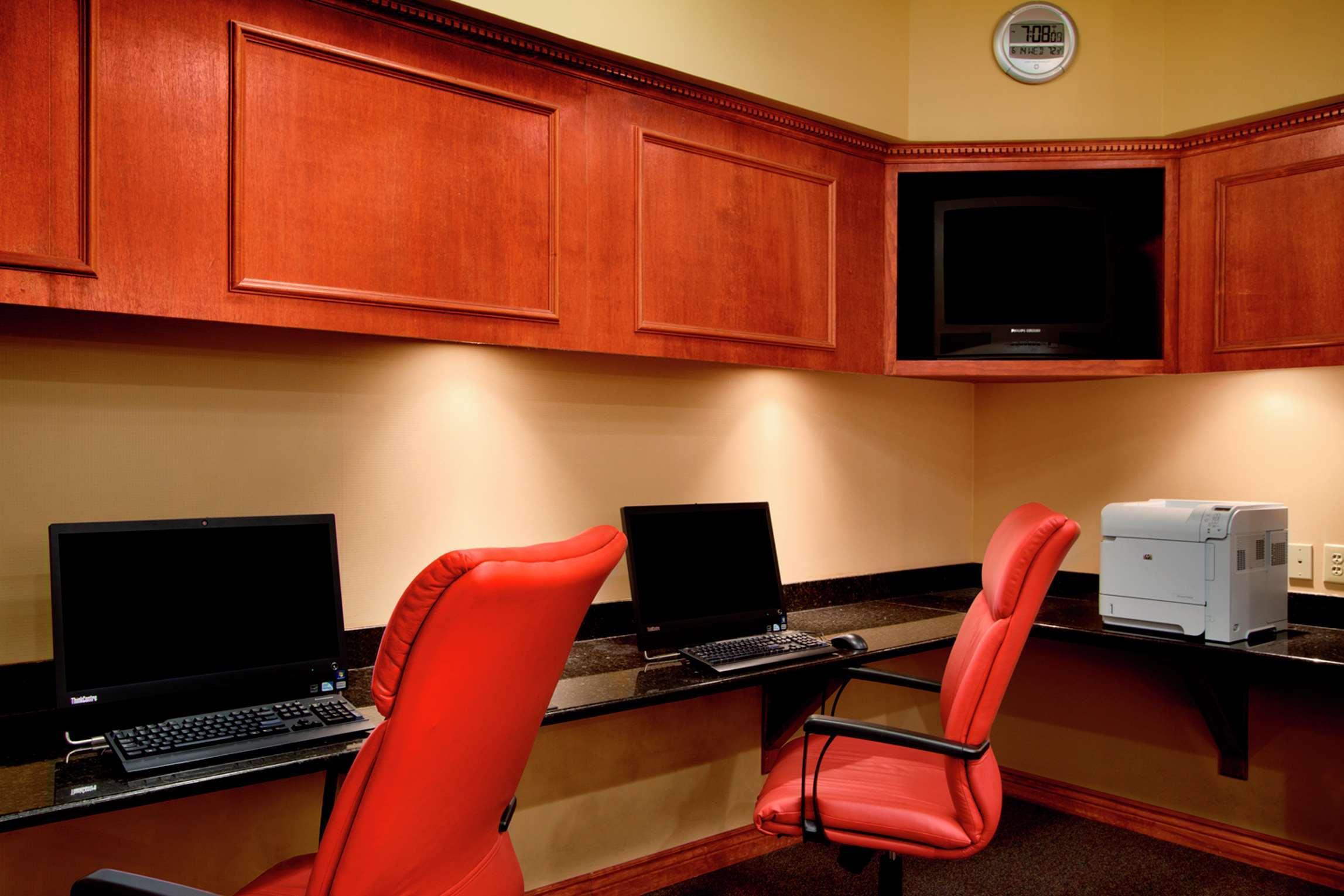 Embassy Suites By Hilton Greensboro Airport Экстерьер фото