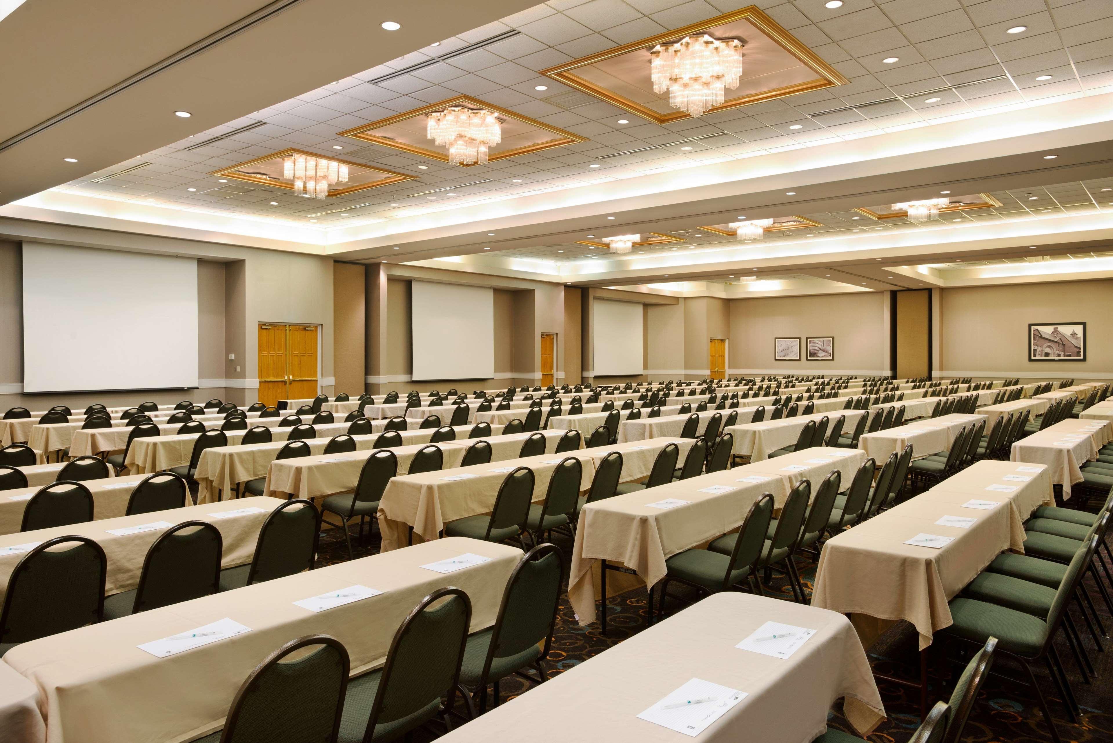 Embassy Suites By Hilton Greensboro Airport Экстерьер фото