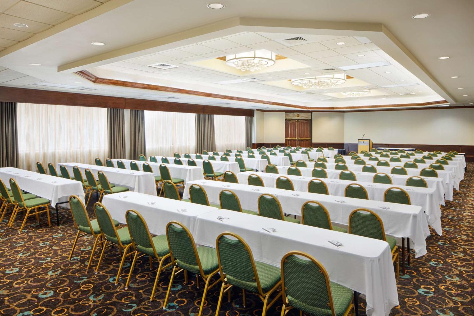 Embassy Suites By Hilton Greensboro Airport Экстерьер фото