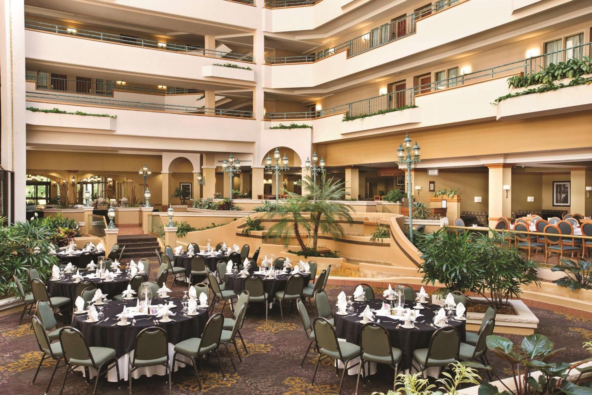Embassy Suites By Hilton Greensboro Airport Экстерьер фото