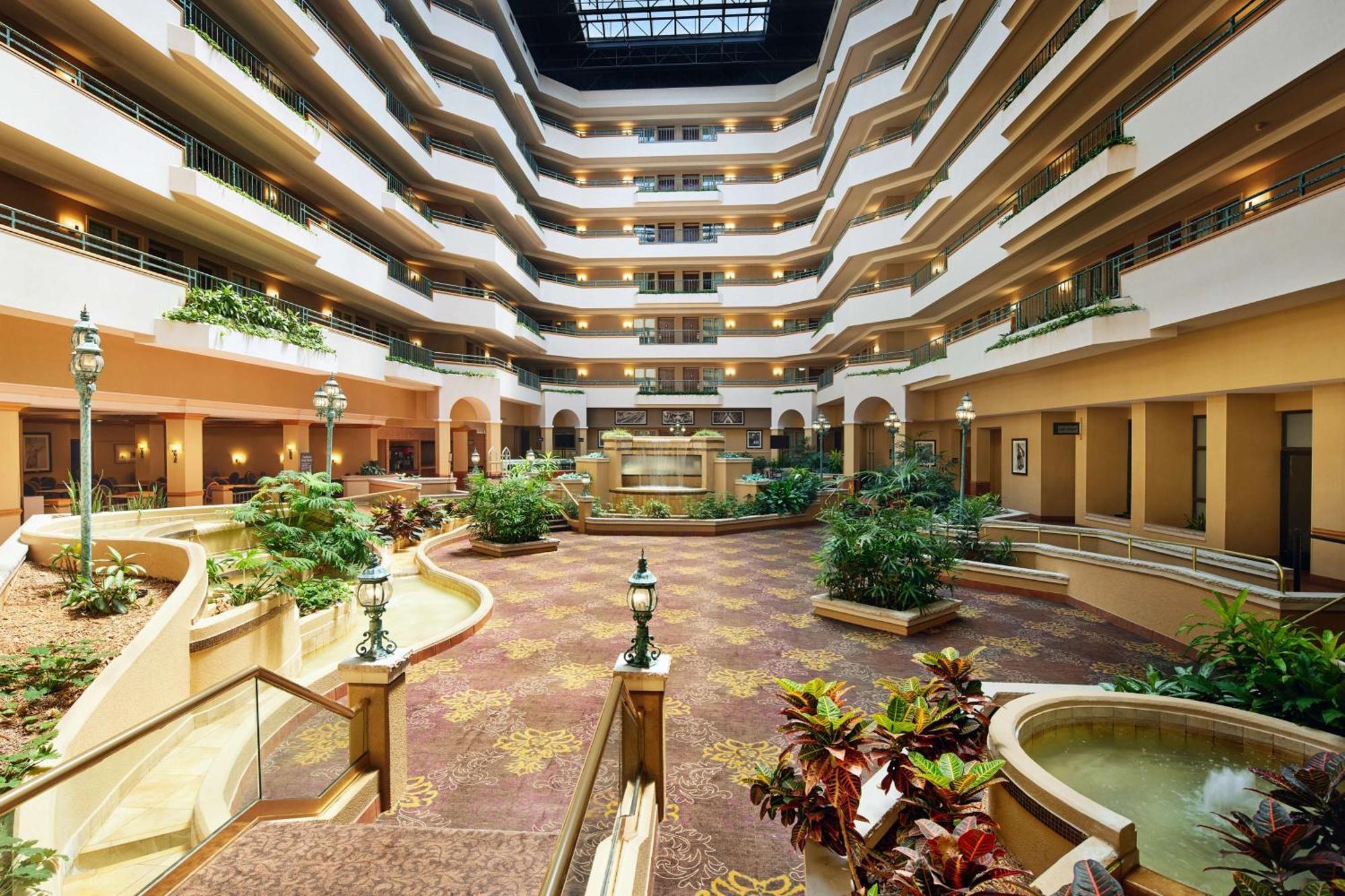 Embassy Suites By Hilton Greensboro Airport Экстерьер фото