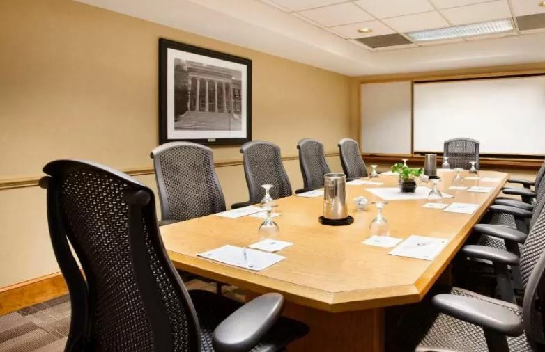 Embassy Suites By Hilton Greensboro Airport Экстерьер фото